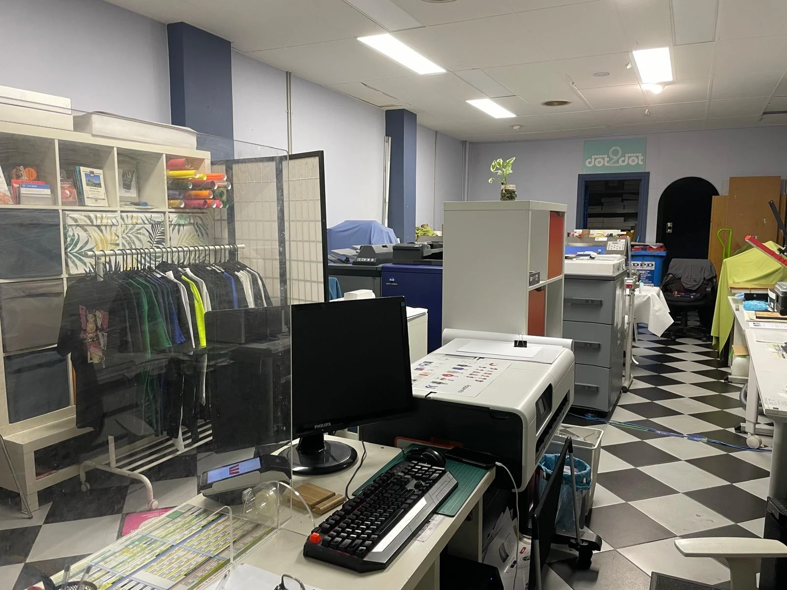 Large-format printing equipment inside Dot2Dot Printing